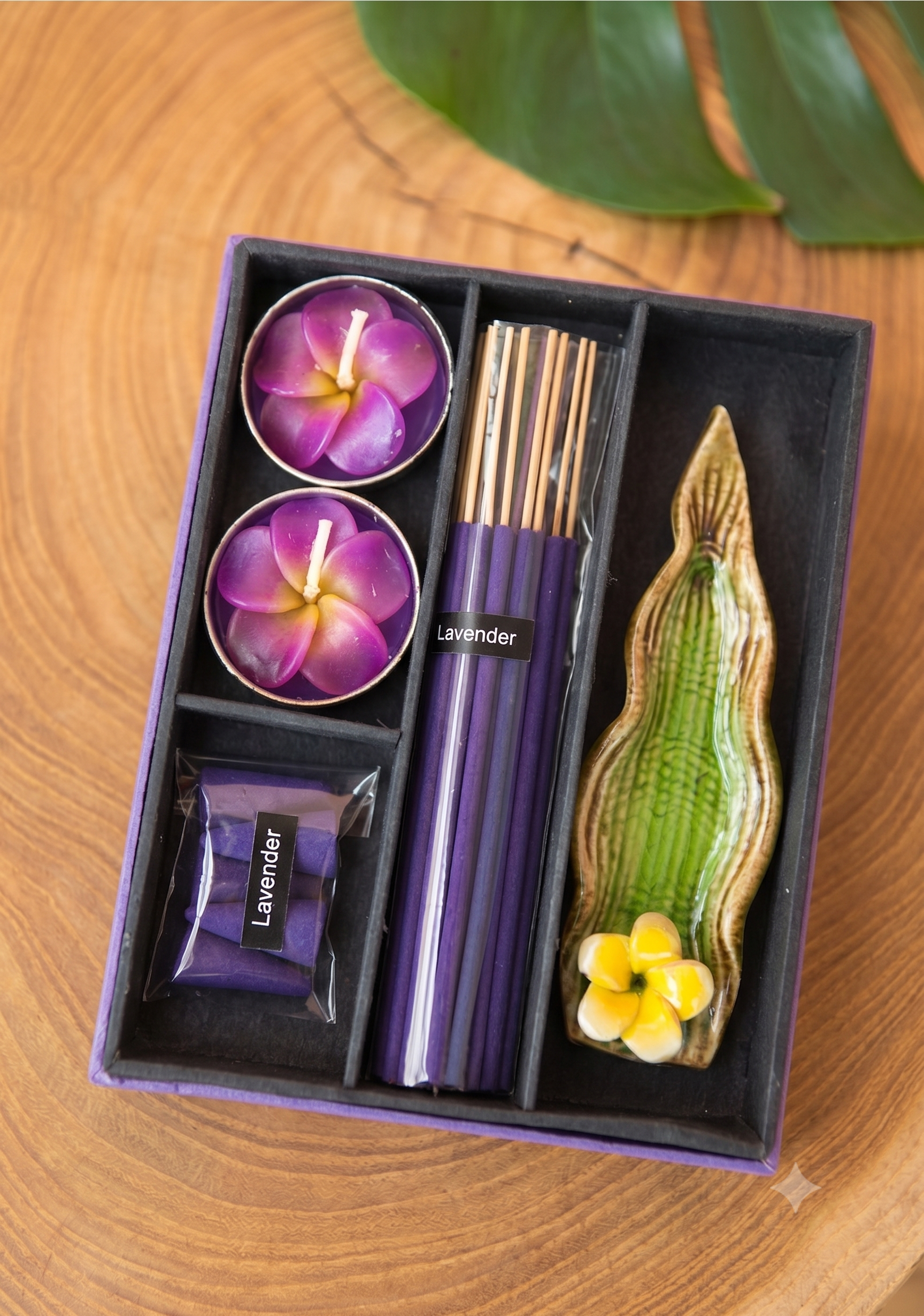 Ensemble cadeau d’encens avec porte-encens en forme de feuille