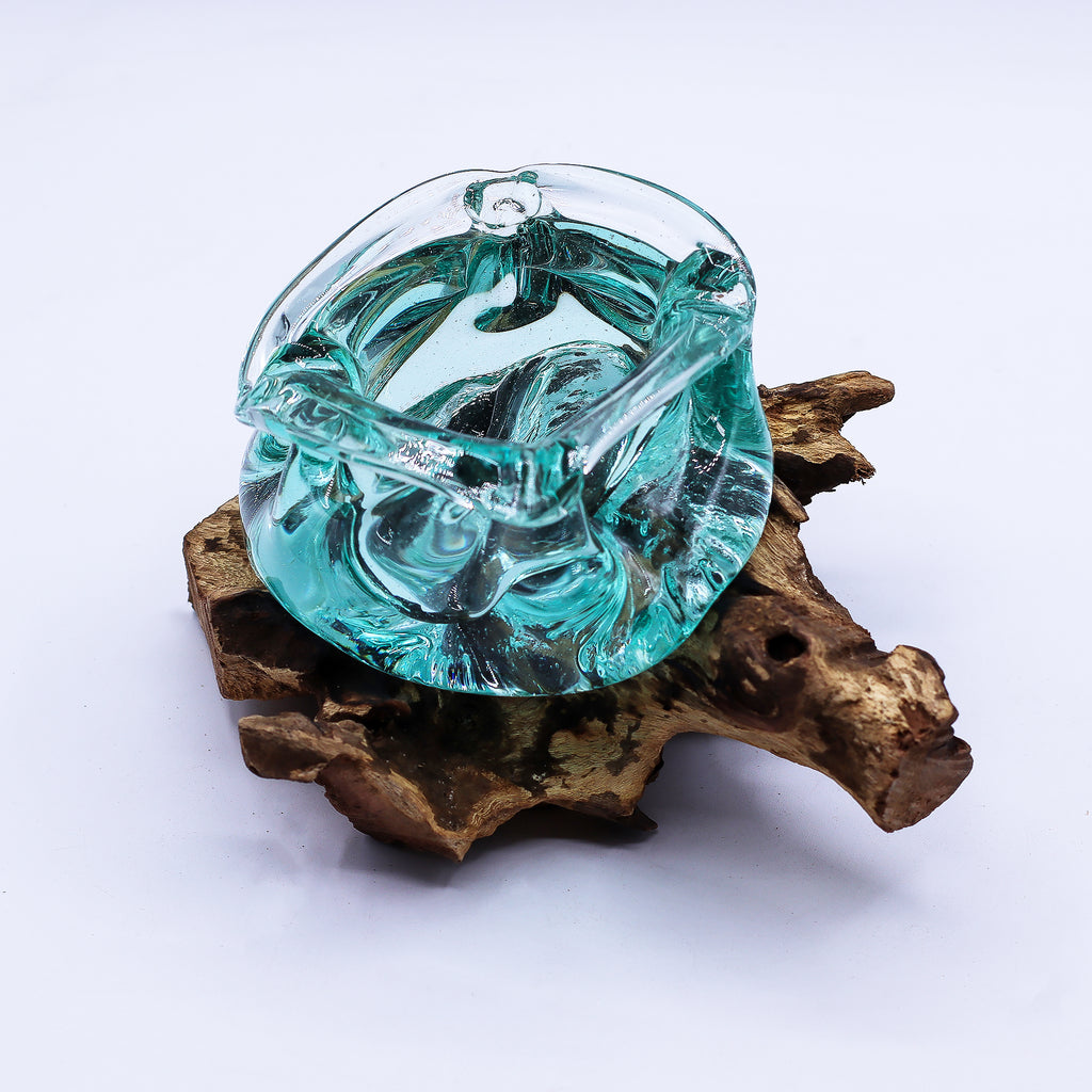 Cendrier / bougeoir épais en verre soufflé sur bois – 23 cm