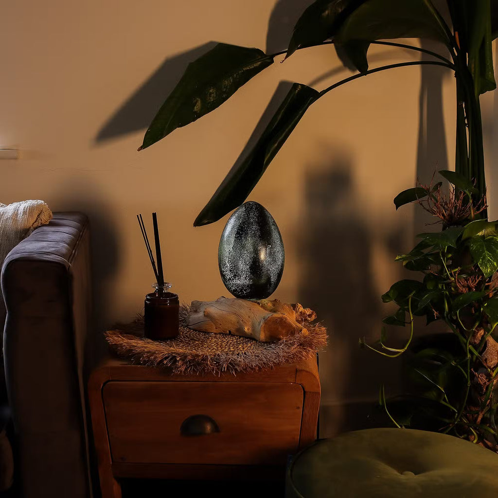 Lampe à poser Lueur Flottante – verre craquelé et bois brut