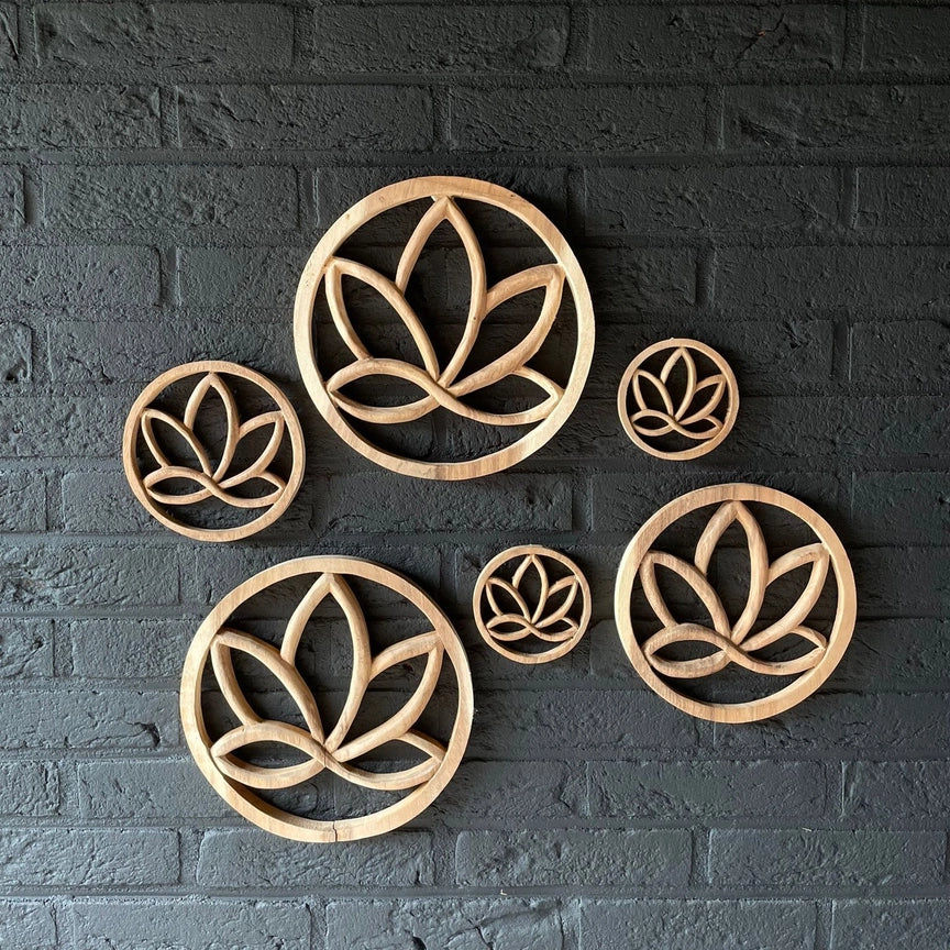 Sculpture en bois 25 cm fleur de lotus