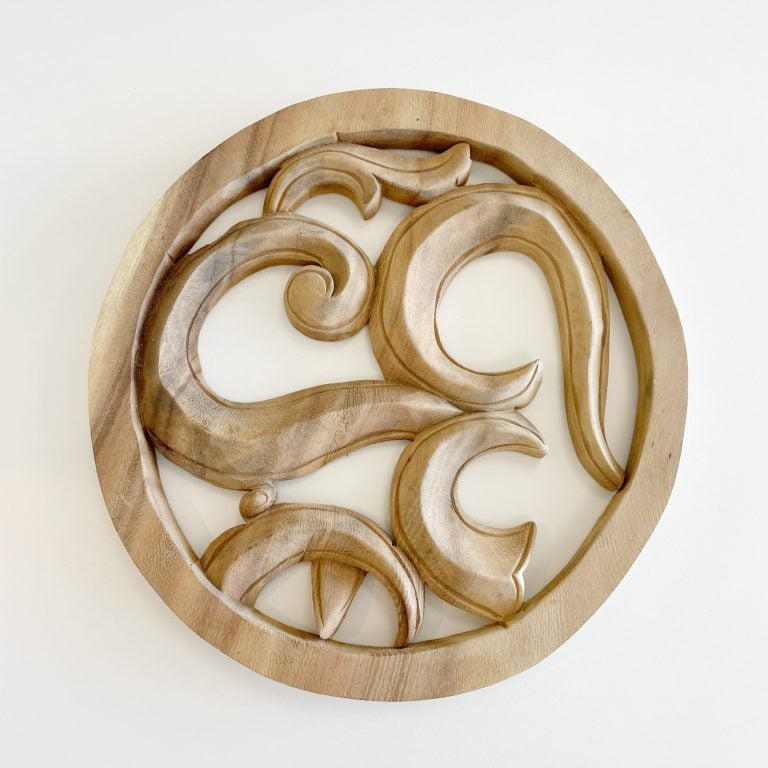 Sculpture en bois OHM faite main à Bali